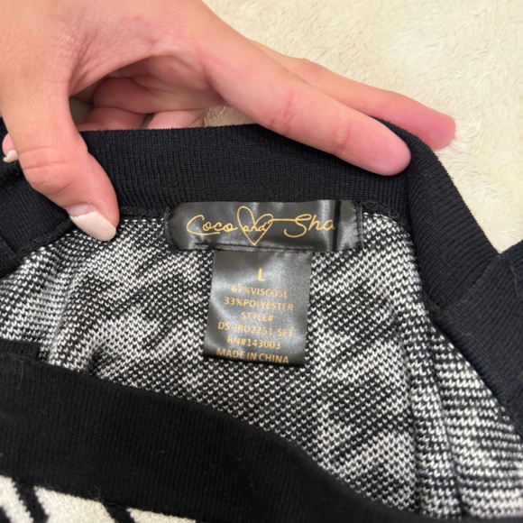 Coco and Shay Black and White Houndstooth Dress with Gold Accents Large - Picture 2 of 4